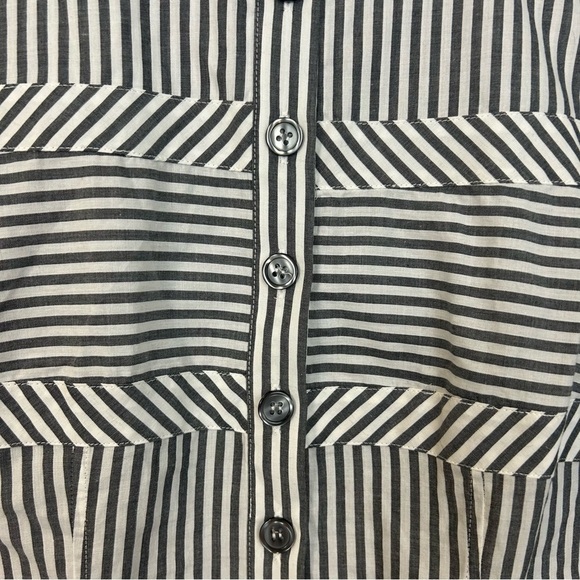 DVF Grey/White Striped Button Down Top w/ Flounce Sleeves Size 10 - Picture 4 of 10